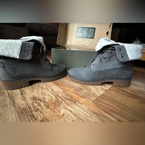 Timberland Women's Jayne fleece fold down Nubuck Boots